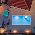 Kunfin Zadarvillas * ビビニェ