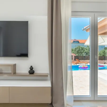 Kunfin Zadarvillas Bibinje