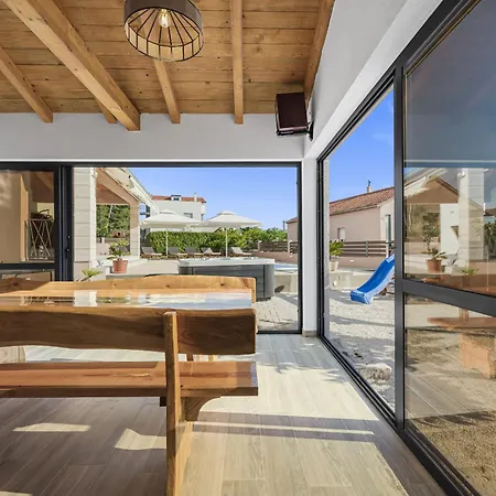 Kunfin Zadarvillas Bibinje