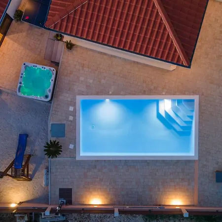 Kunfin Zadarvillas * Bibinje