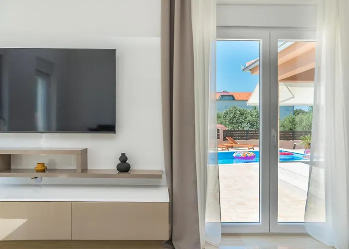 Kunfin Zadarvillas Бибинье