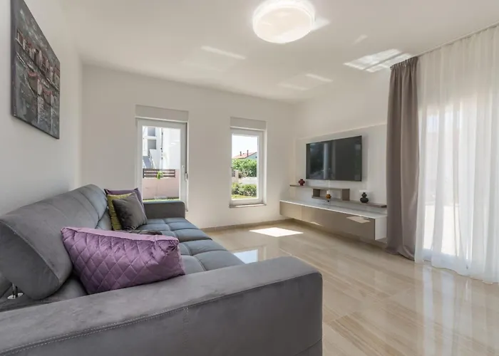 Kunfin Zadarvillas Вилла Бибинье