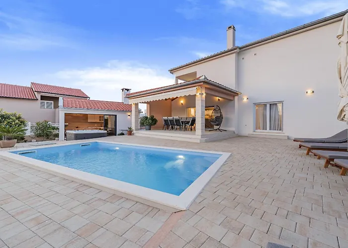 Kunfin Zadarvillas Вилла