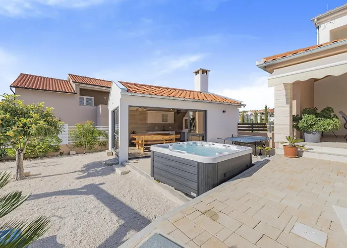 Kunfin Zadarvillas * Бибинье