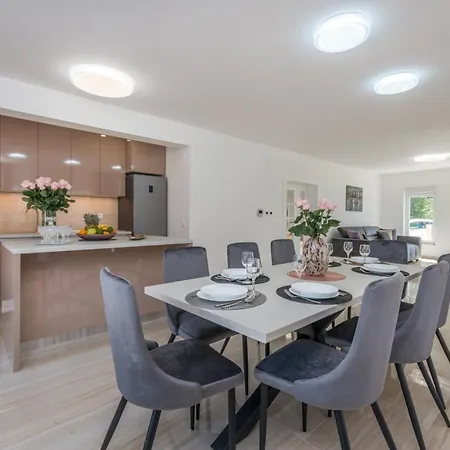 Kunfin Zadarvillas * Bibinje