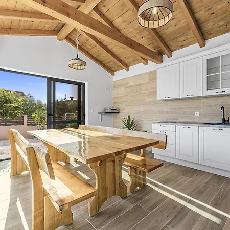 Kunfin Zadarvillas *