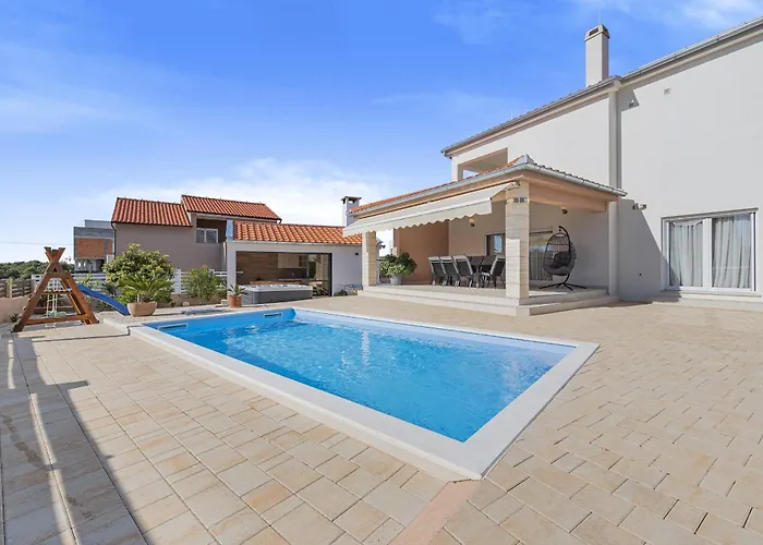 Kunfin Zadarvillas Villa *